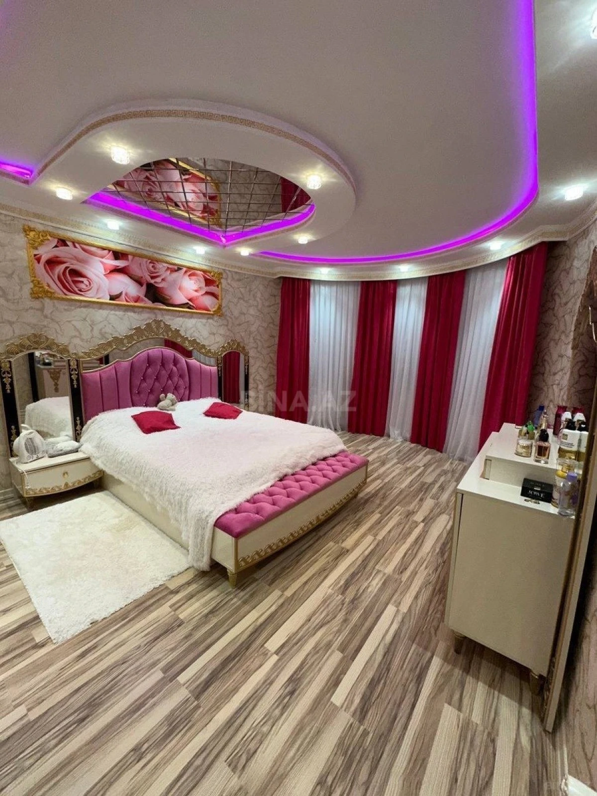 Satılır 6 otaqlı həyət evi 240 m²