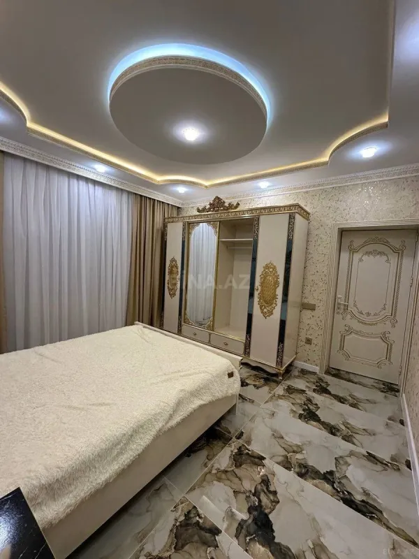 Satılır 6 otaqlı həyət evi 240 m²