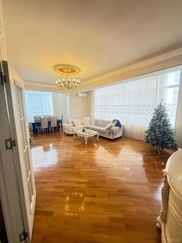 Kirayə verilir 3 otaqlı mənzil 105 m²