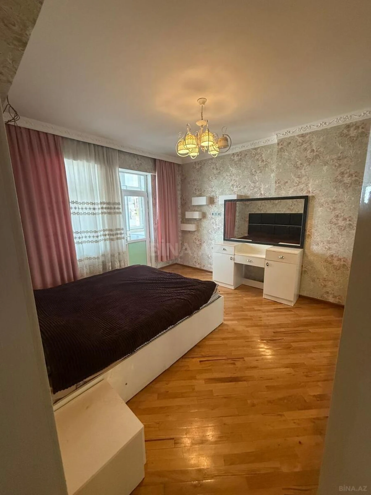 Kirayə verilir 3 otaqlı mənzil 105 m²