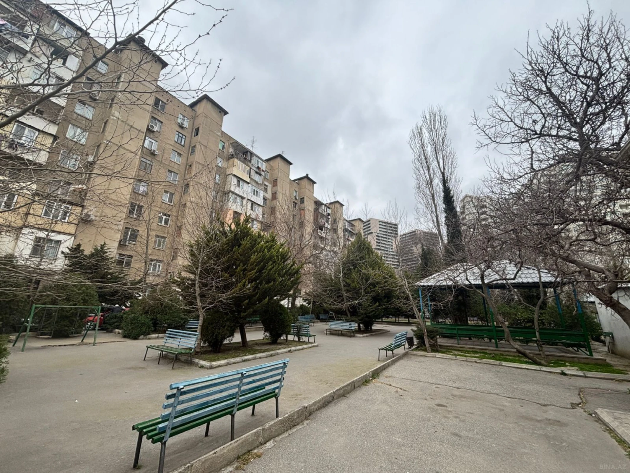Satılır 3 otaqlı mənzil 200 m²
