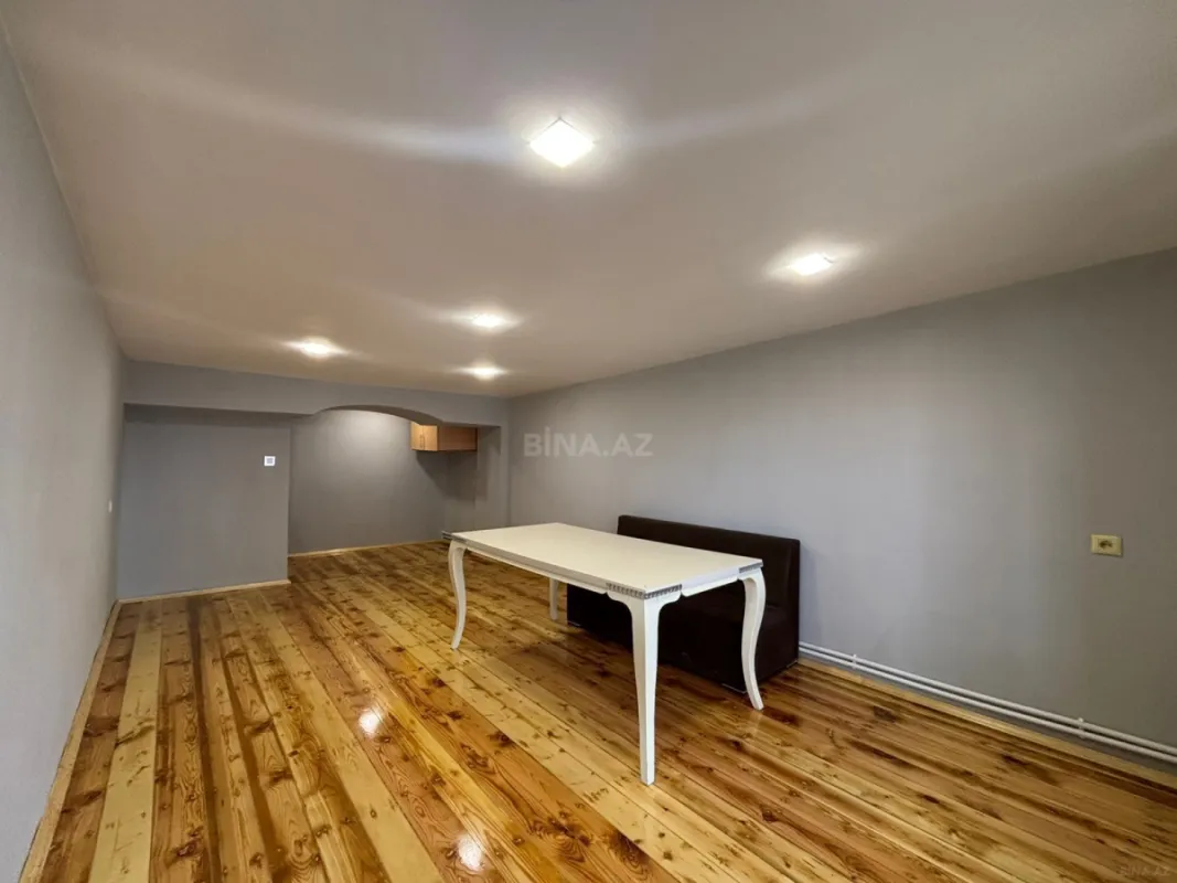 Satılır 3 otaqlı mənzil 200 m²