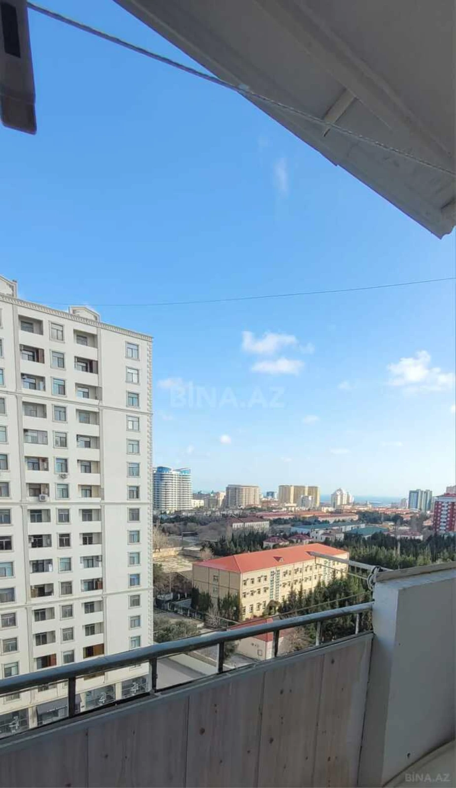Satılır 3 otaqlı mənzil 200 m²