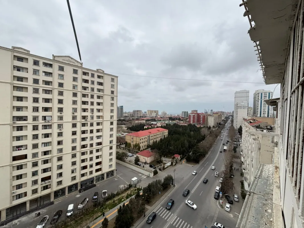 Satılır 3 otaqlı mənzil 200 m²