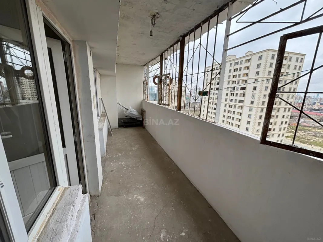 Satılır 3 otaqlı mənzil 200 m²