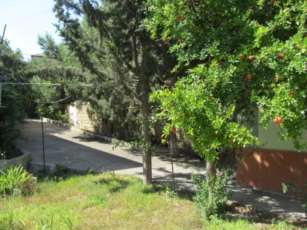 Satılır 6 otaqlı həyət evi 250 m²