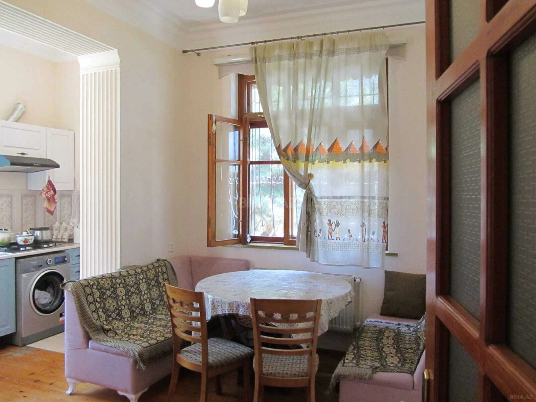 Satılır 6 otaqlı həyət evi 250 m²