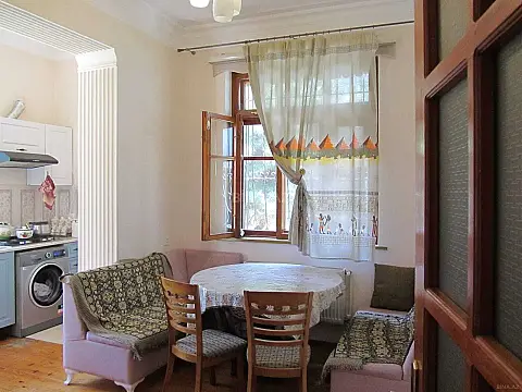 Satılır 6 otaqlı həyət evi 250 m²