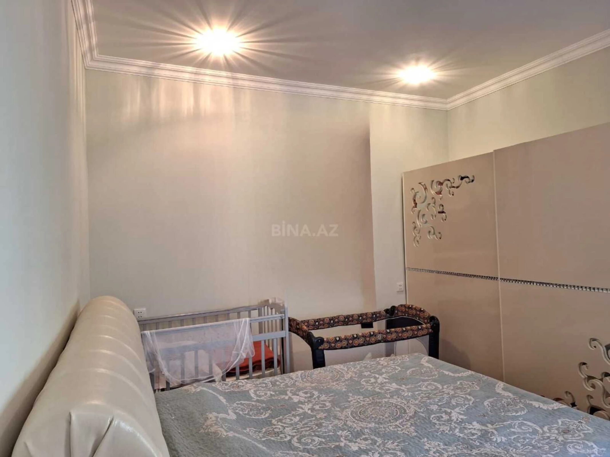 Satılır 6 otaqlı həyət evi 250 m²