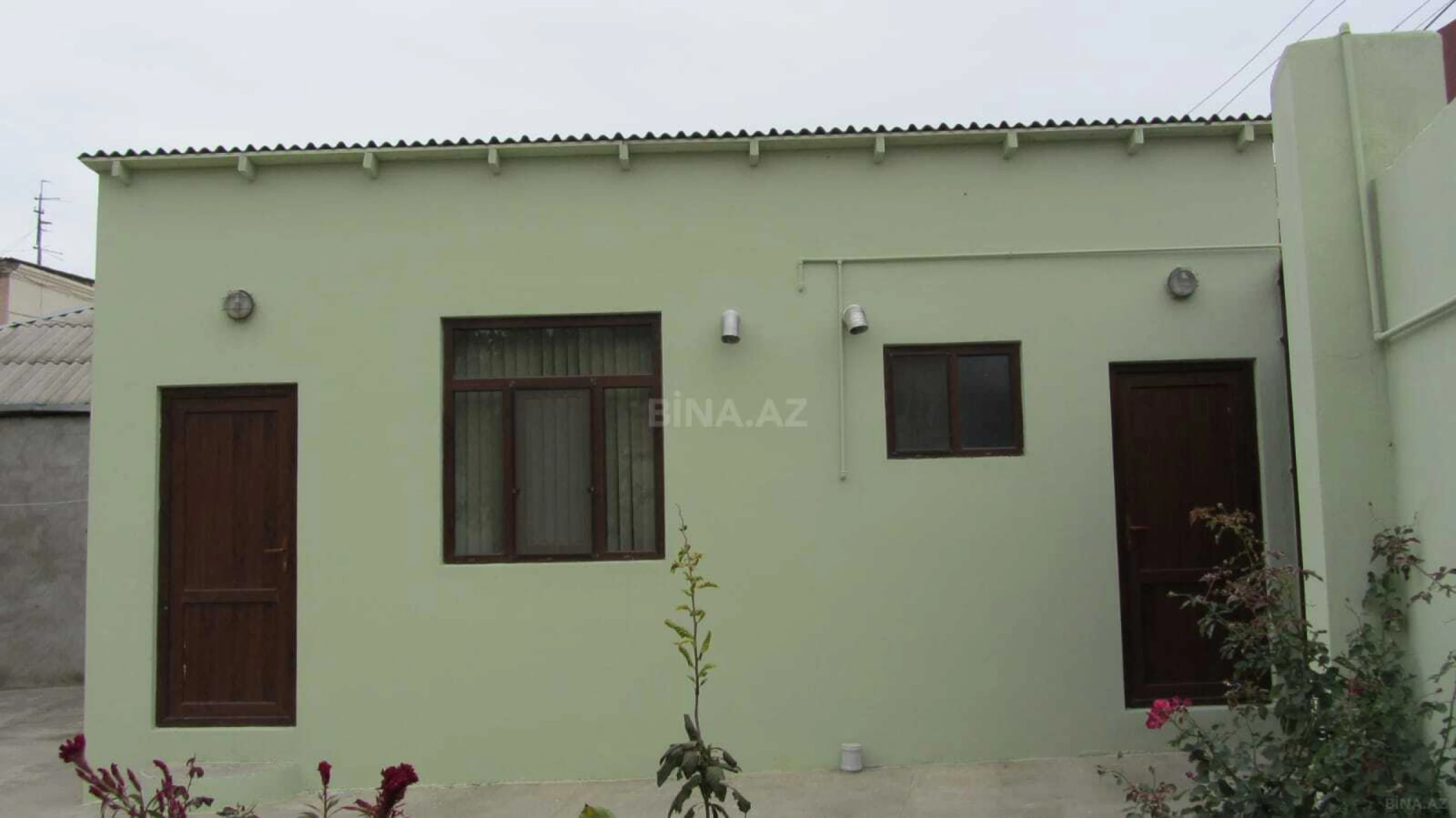 Satılır 6 otaqlı həyət evi 250 m²