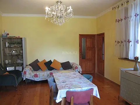 Satılır 6 otaqlı həyət evi 250 m²