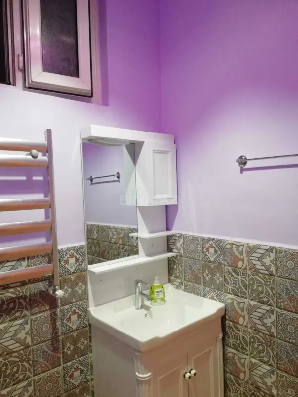 Satılır 6 otaqlı həyət evi 250 m²