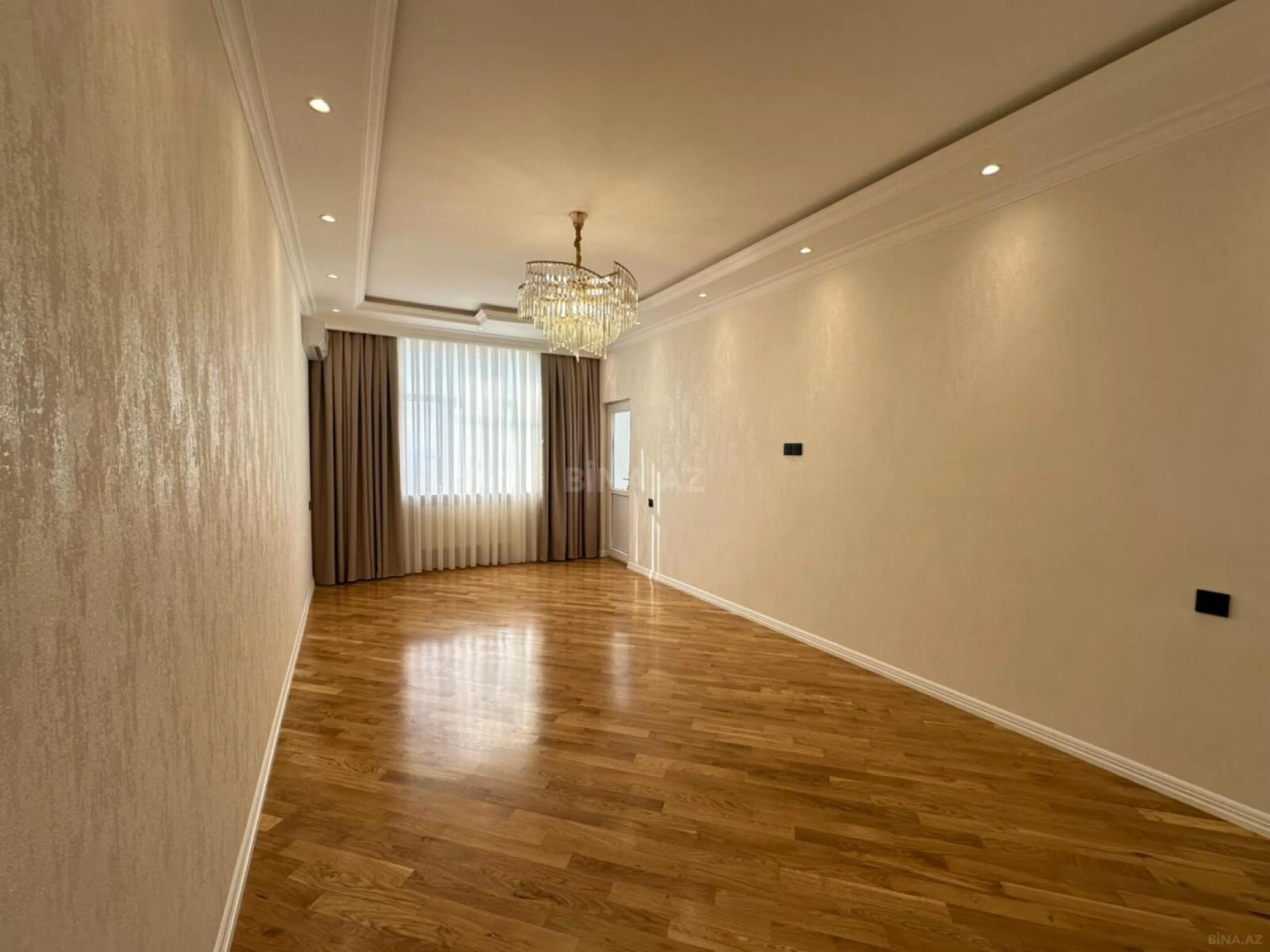 Satılır 3 otaqlı mənzil 115 m²