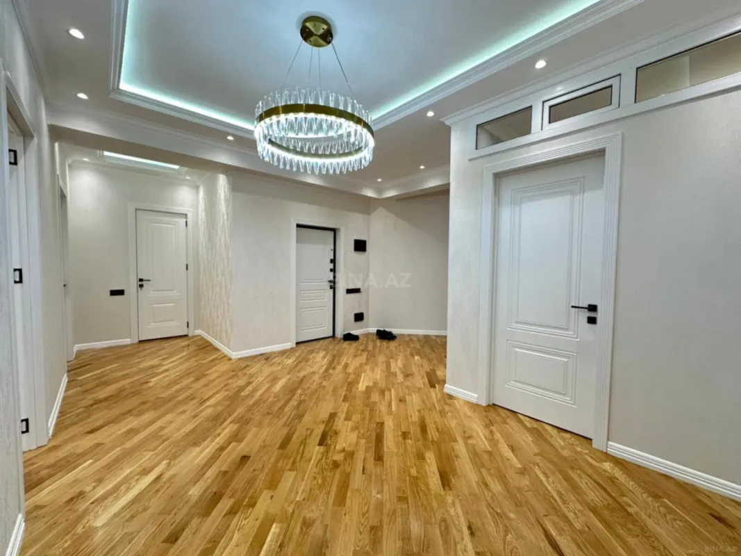 Satılır 3 otaqlı mənzil 115 m²