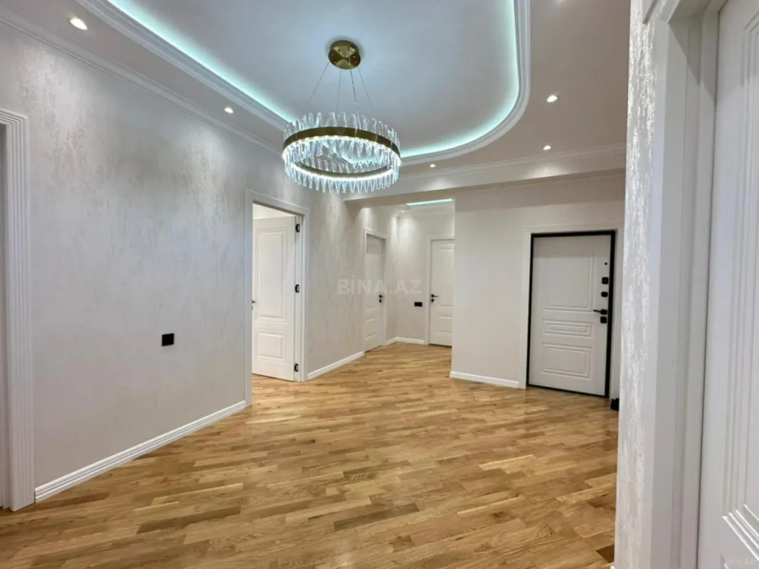 Satılır 3 otaqlı mənzil 115 m²