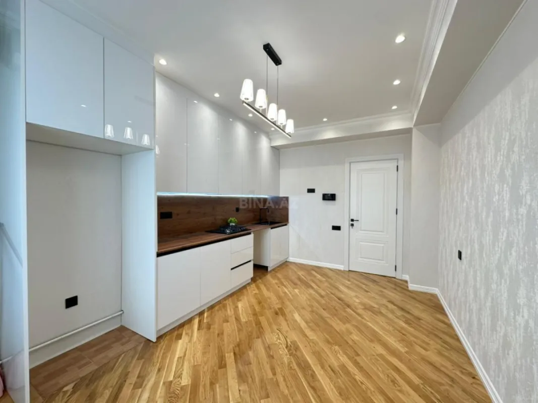 Satılır 3 otaqlı mənzil 115 m²