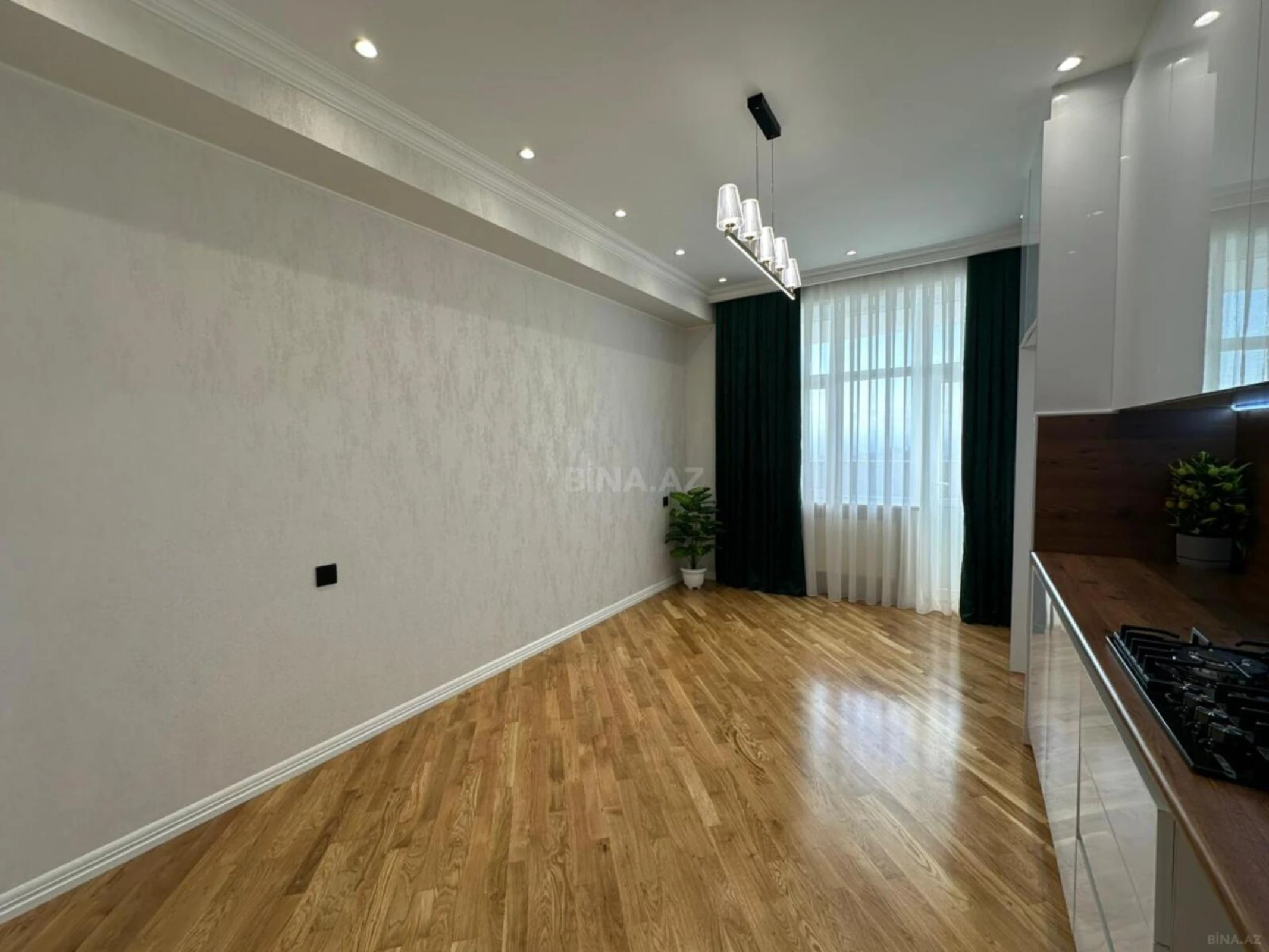 Satılır 3 otaqlı mənzil 115 m²