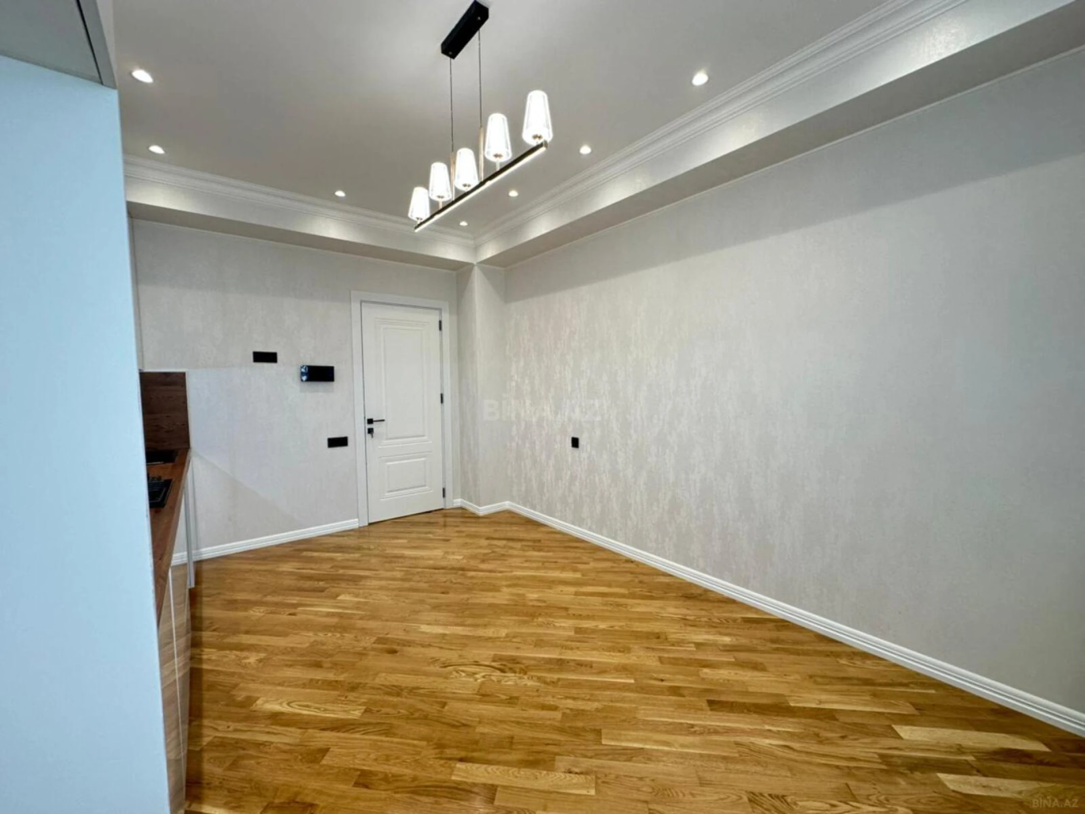 Satılır 3 otaqlı mənzil 115 m²