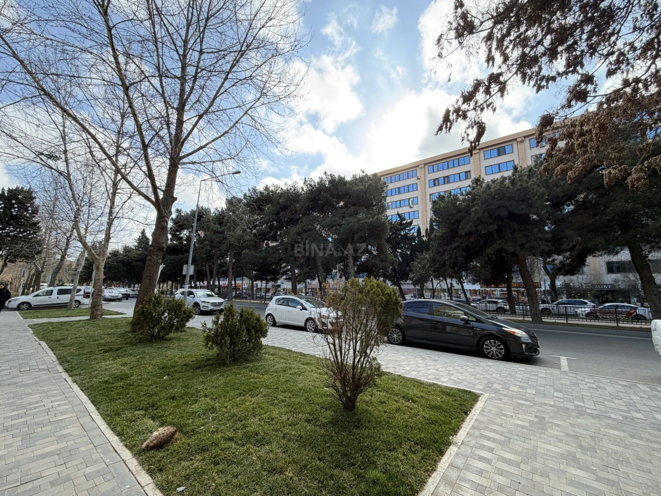 Satılır obyekt 70 m²