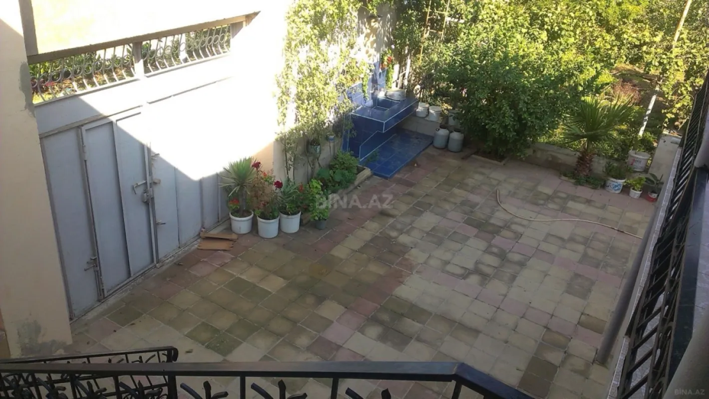 Satılır 5 otaqlı həyət evi 154 m²