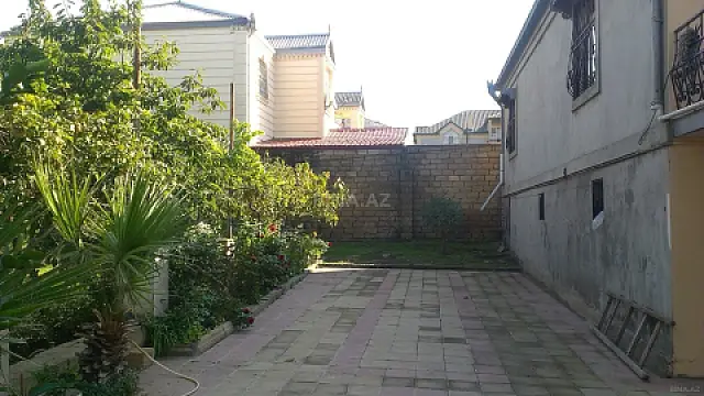 Satılır 5 otaqlı həyət evi 154 m²
