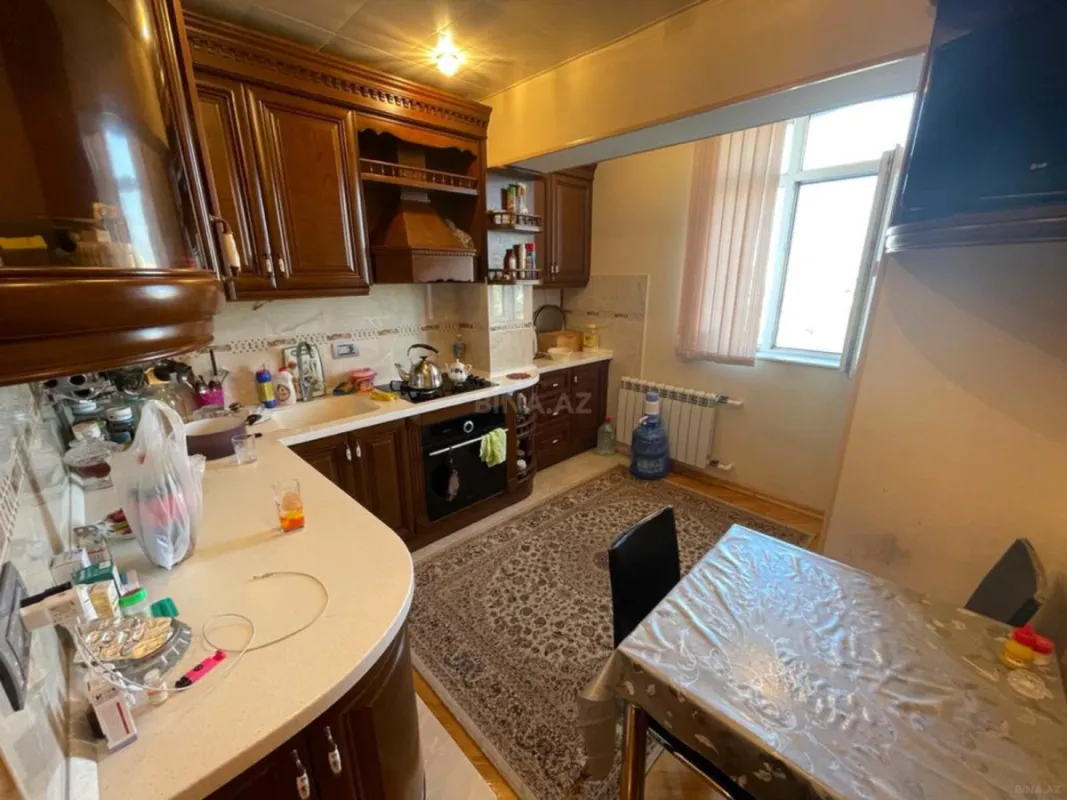 Satılır 4 otaqlı mənzil 100 m²