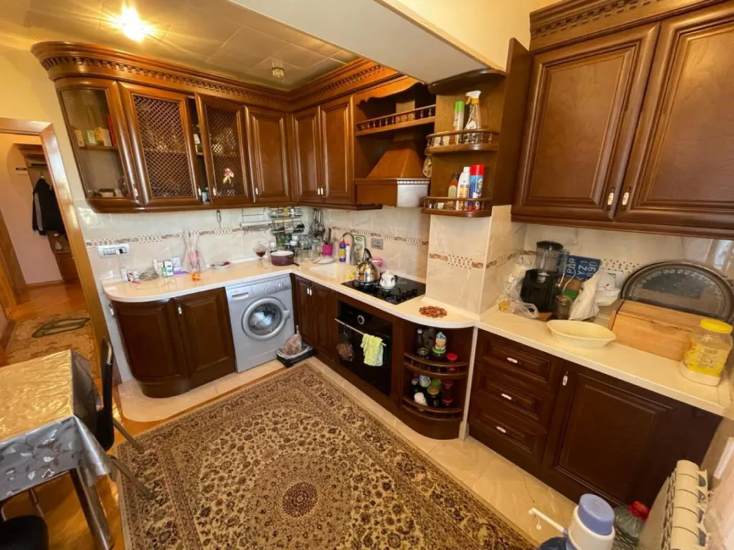 Satılır 4 otaqlı mənzil 100 m²