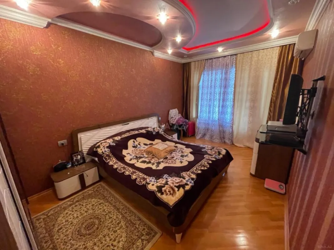 Satılır 4 otaqlı mənzil 100 m²