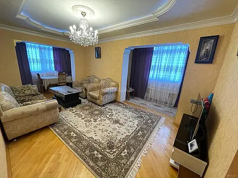 Satılır 4 otaqlı mənzil 100 m²