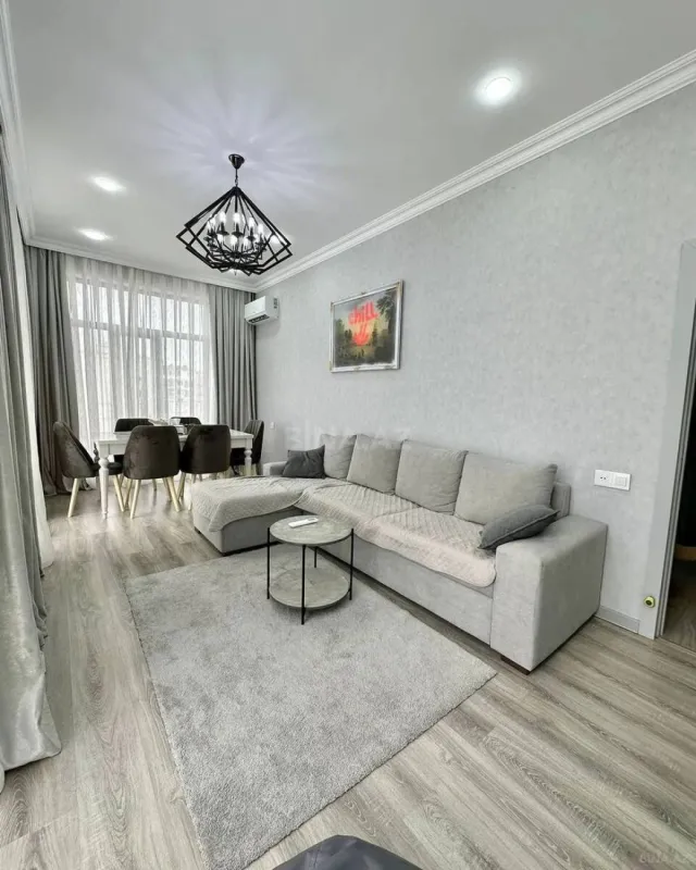 Kirayə verilir 2 otaqlı mənzil 85 m²