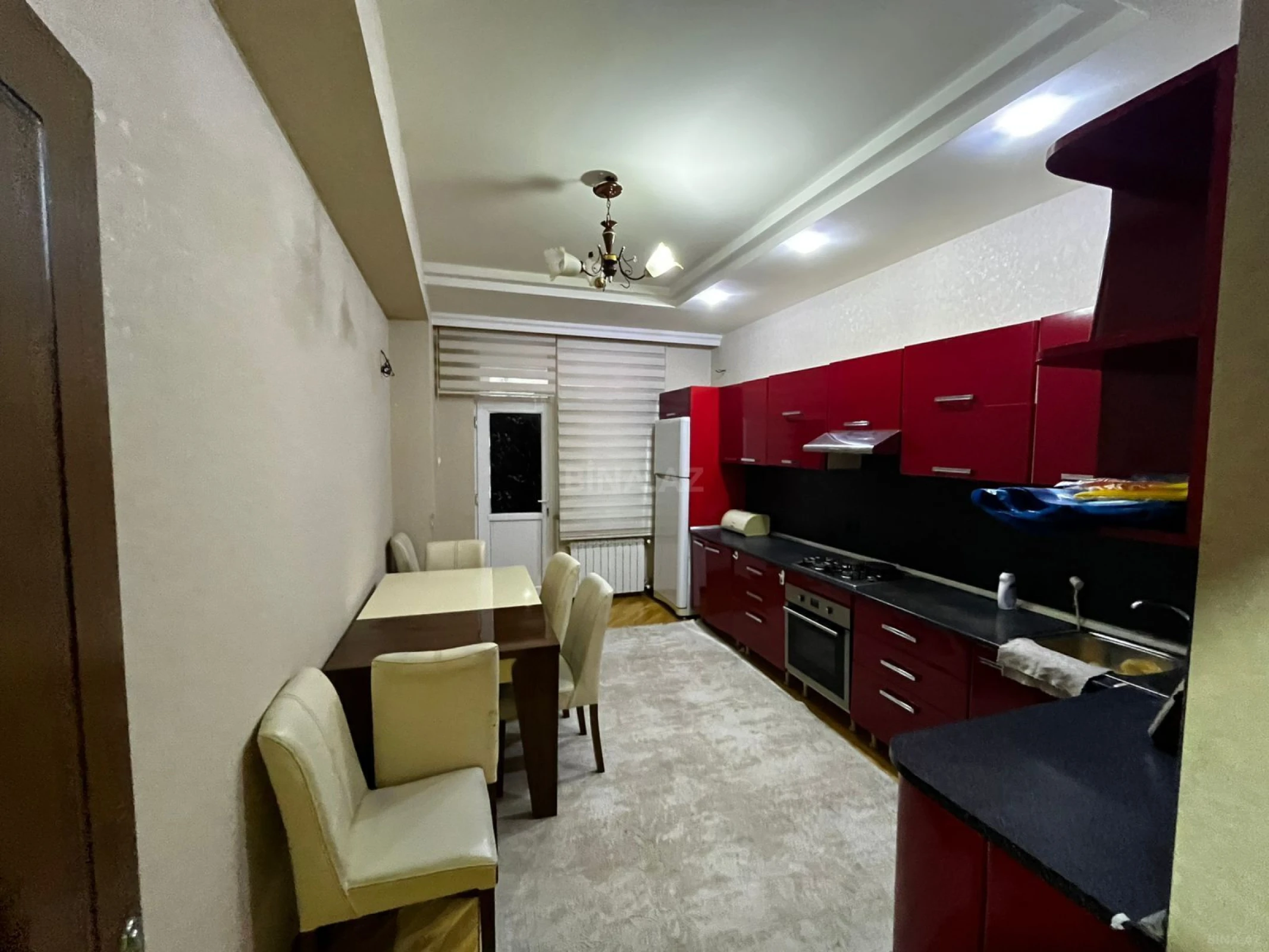 Kirayə verilir 3 otaqlı mənzil 136 m²