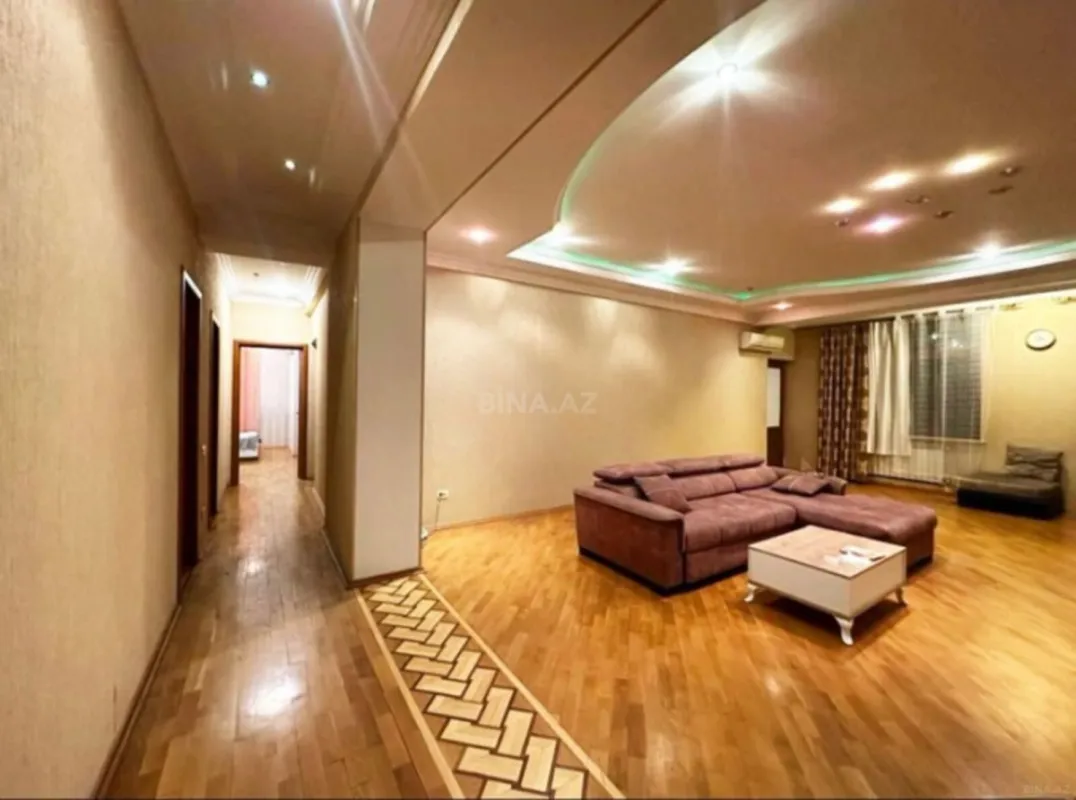 Kirayə verilir 4 otaqlı mənzil 165 m²