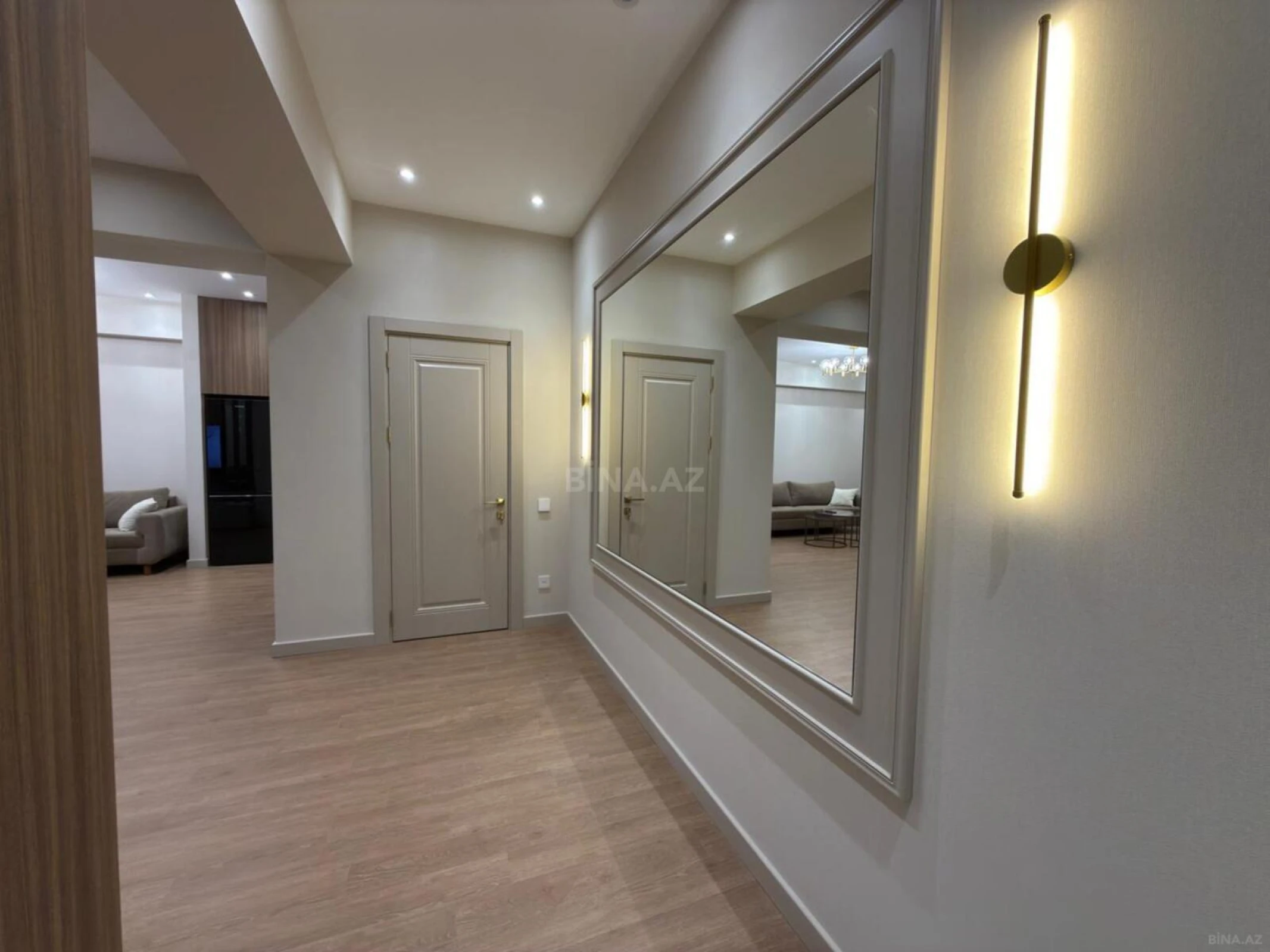 Kirayə verilir 2 otaqlı mənzil 75 m²