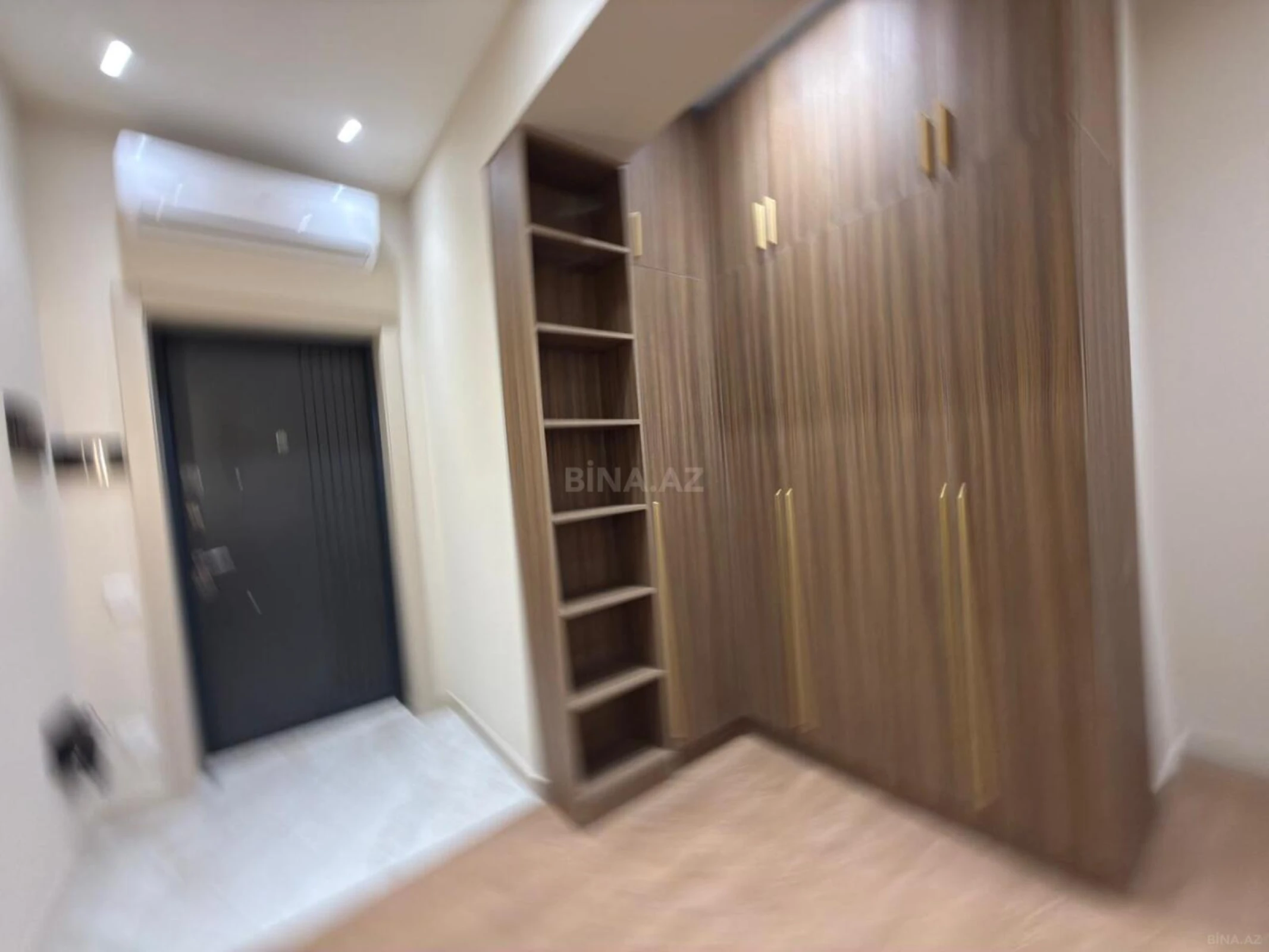Kirayə verilir 2 otaqlı mənzil 75 m²