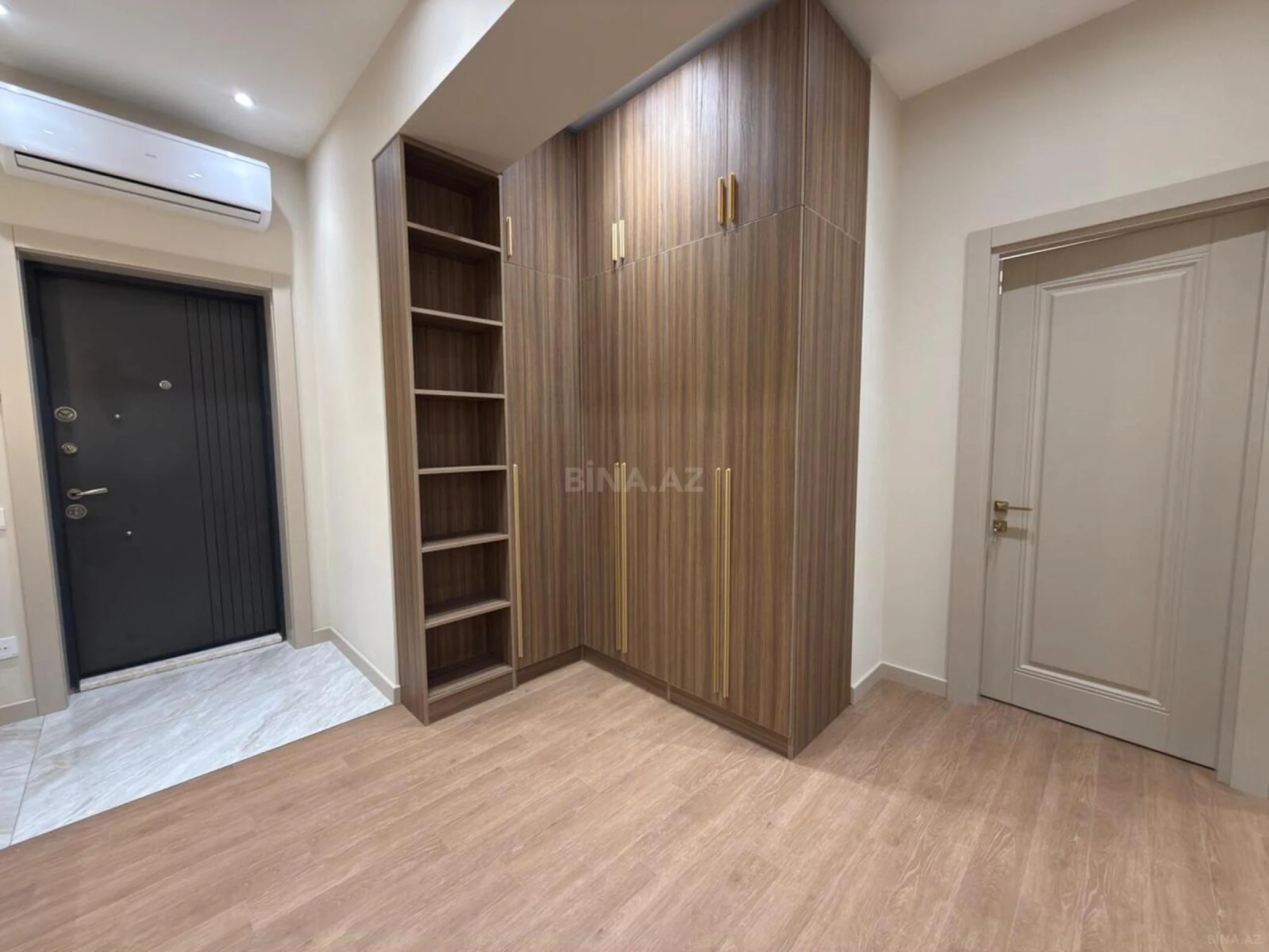 Kirayə verilir 2 otaqlı mənzil 75 m²