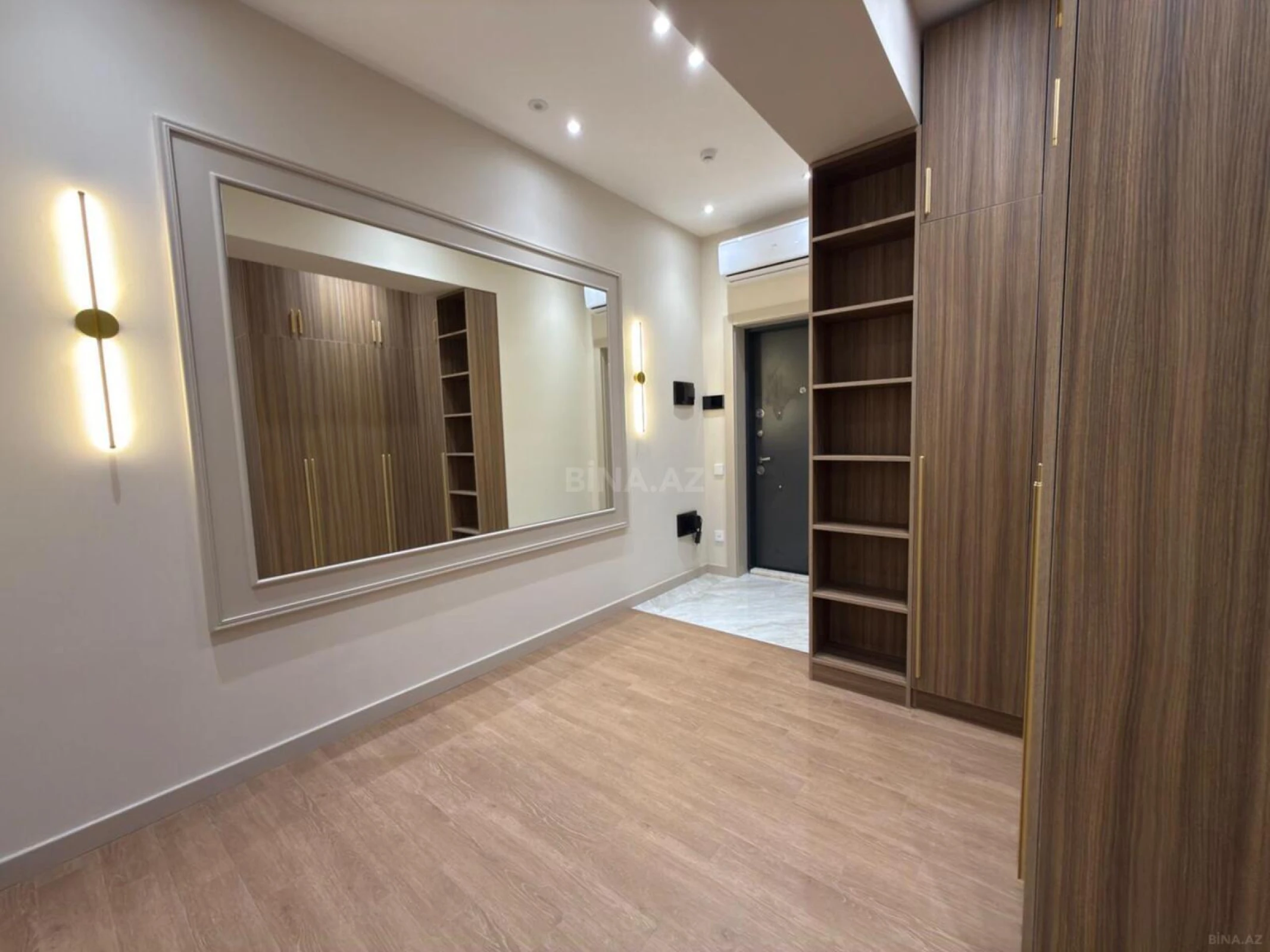 Kirayə verilir 2 otaqlı mənzil 75 m²