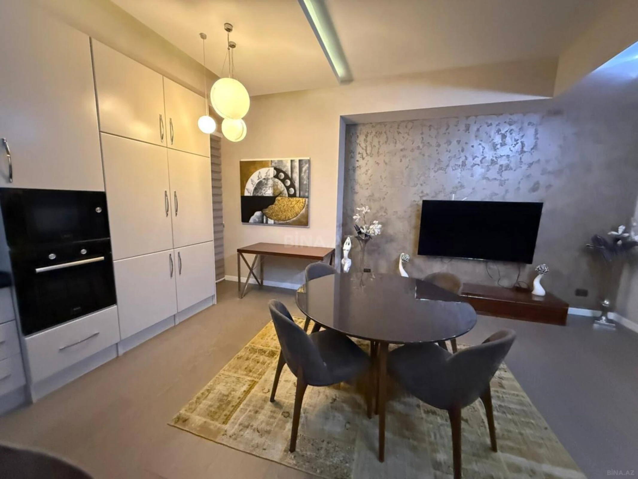 Kirayə verilir 2 otaqlı mənzil 75 m²