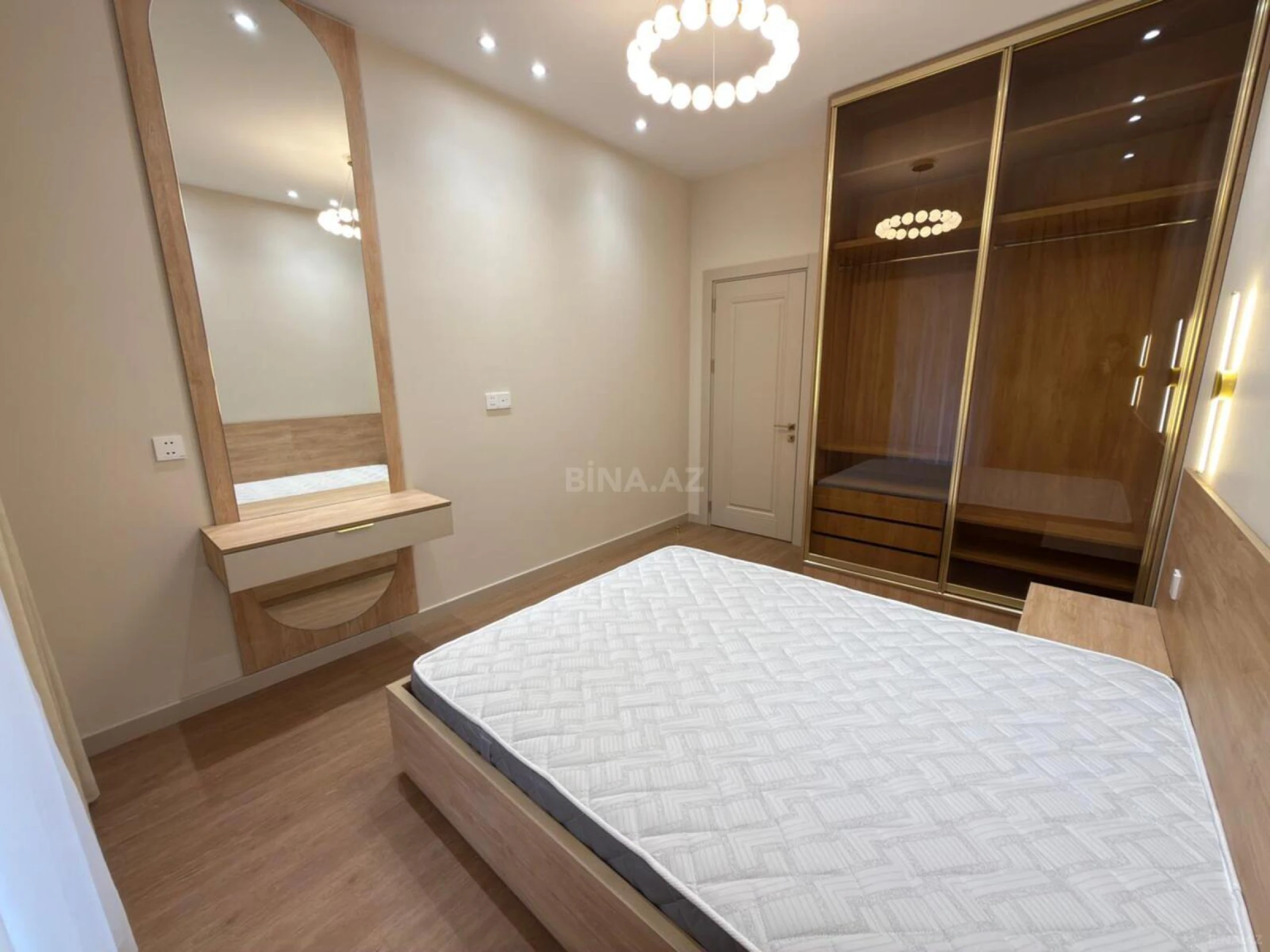 Kirayə verilir 2 otaqlı mənzil 75 m²