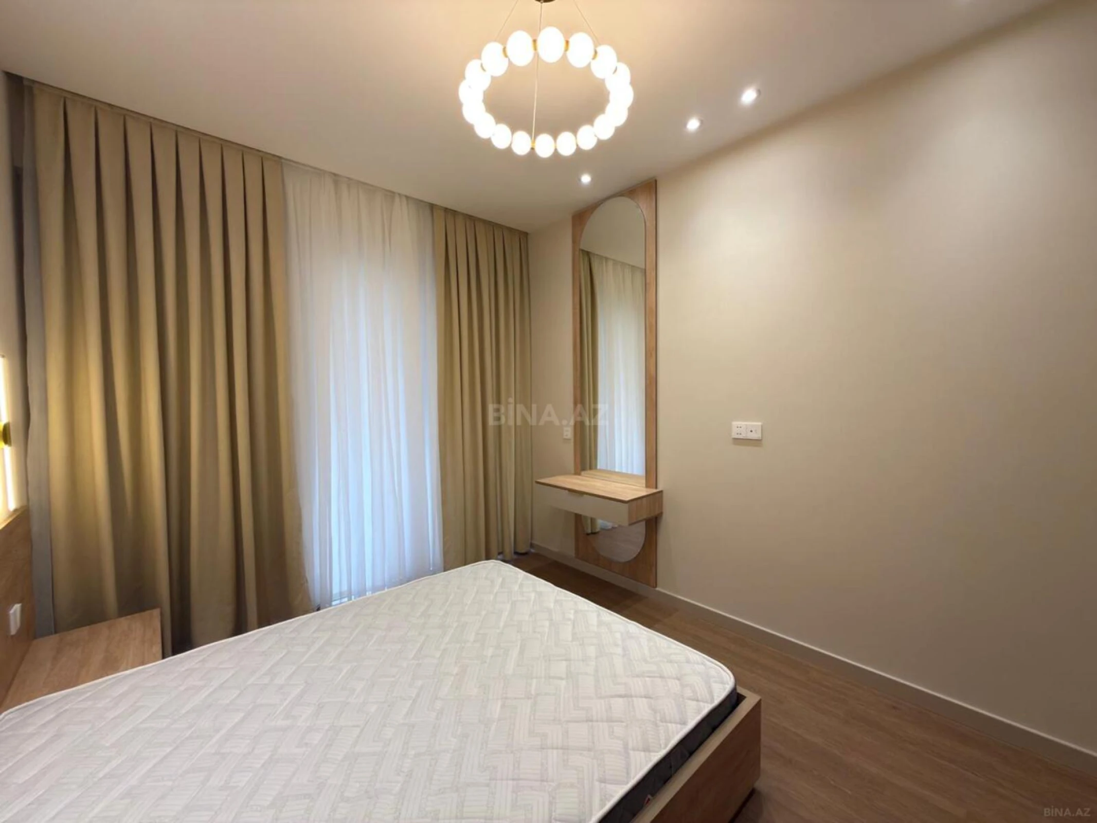 Kirayə verilir 2 otaqlı mənzil 75 m²