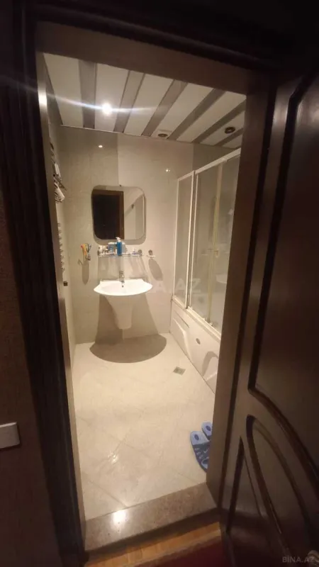 Satılır 3 otaqlı mənzil 128 m²