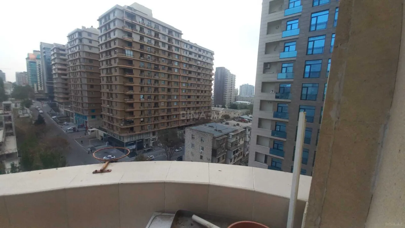 Satılır 3 otaqlı mənzil 128 m²