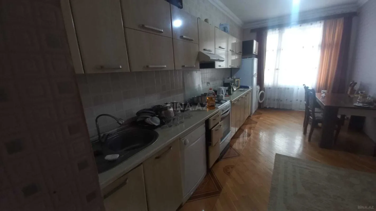 Satılır 3 otaqlı mənzil 128 m²