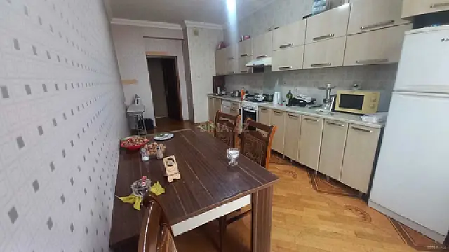 Satılır 3 otaqlı mənzil 128 m² — Bakı, Nizami 3 otaq 128.00 m²
