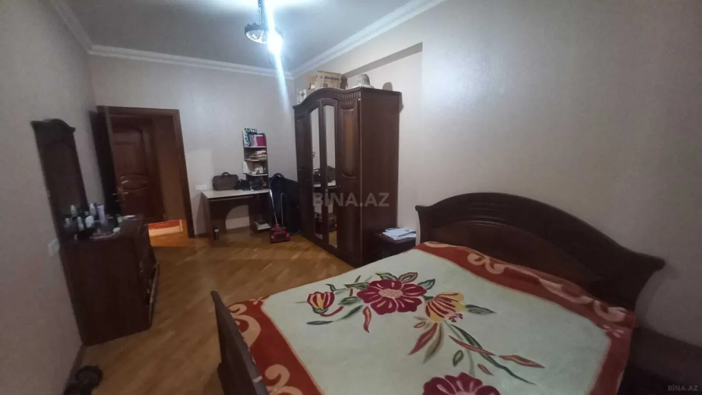 Satılır 3 otaqlı mənzil 128 m²