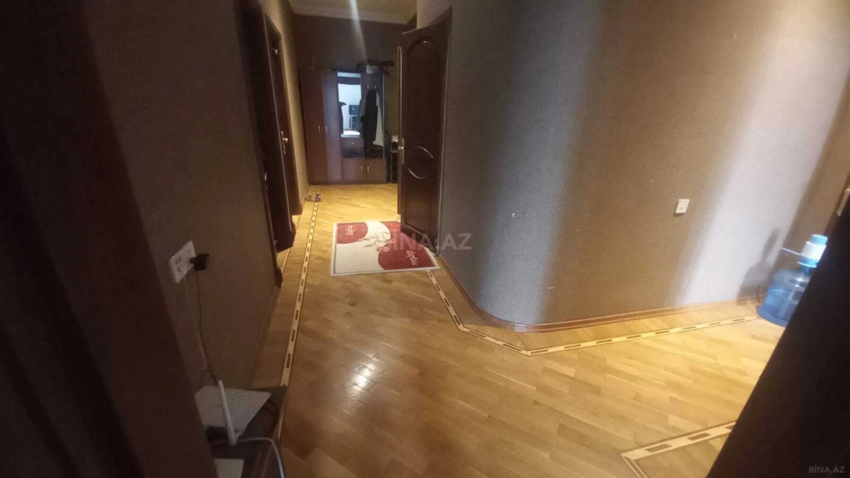 Satılır 3 otaqlı mənzil 128 m²