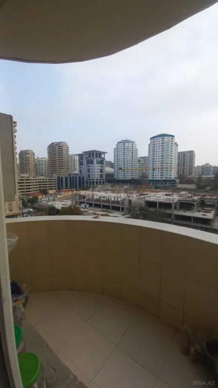 Satılır 3 otaqlı mənzil 128 m²
