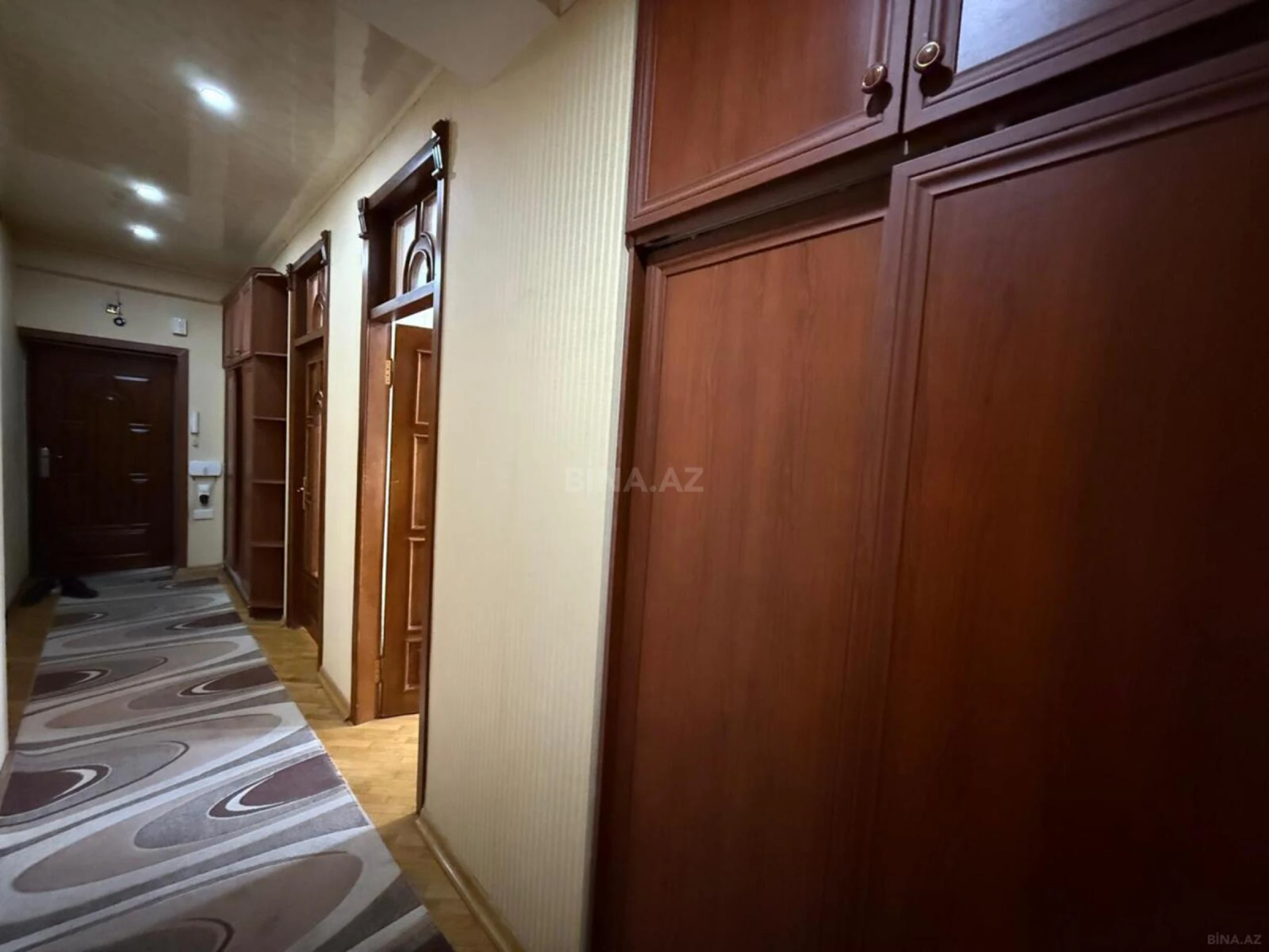 Satılır 3 otaqlı mənzil 95 m²