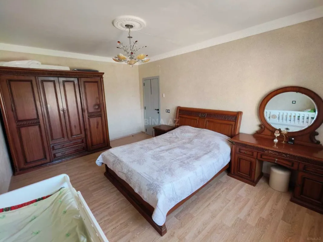 Satılır 5 otaqlı həyət evi 150 m²