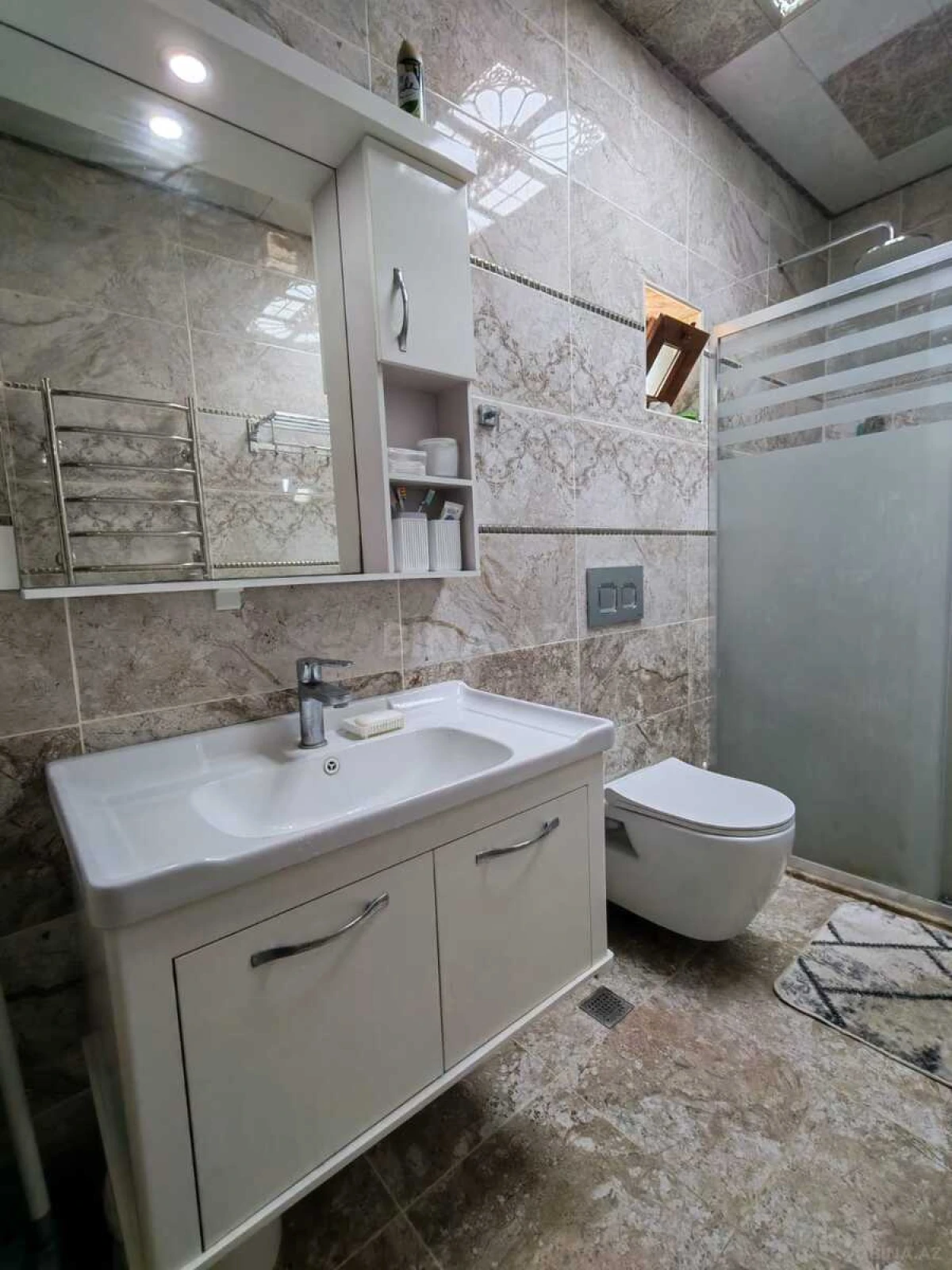 Satılır 5 otaqlı həyət evi 150 m²