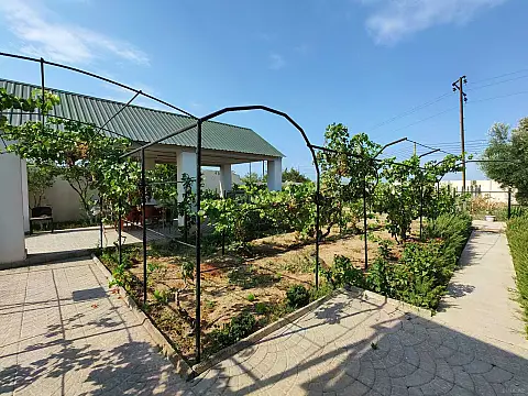 Satılır 5 otaqlı həyət evi 150 m²